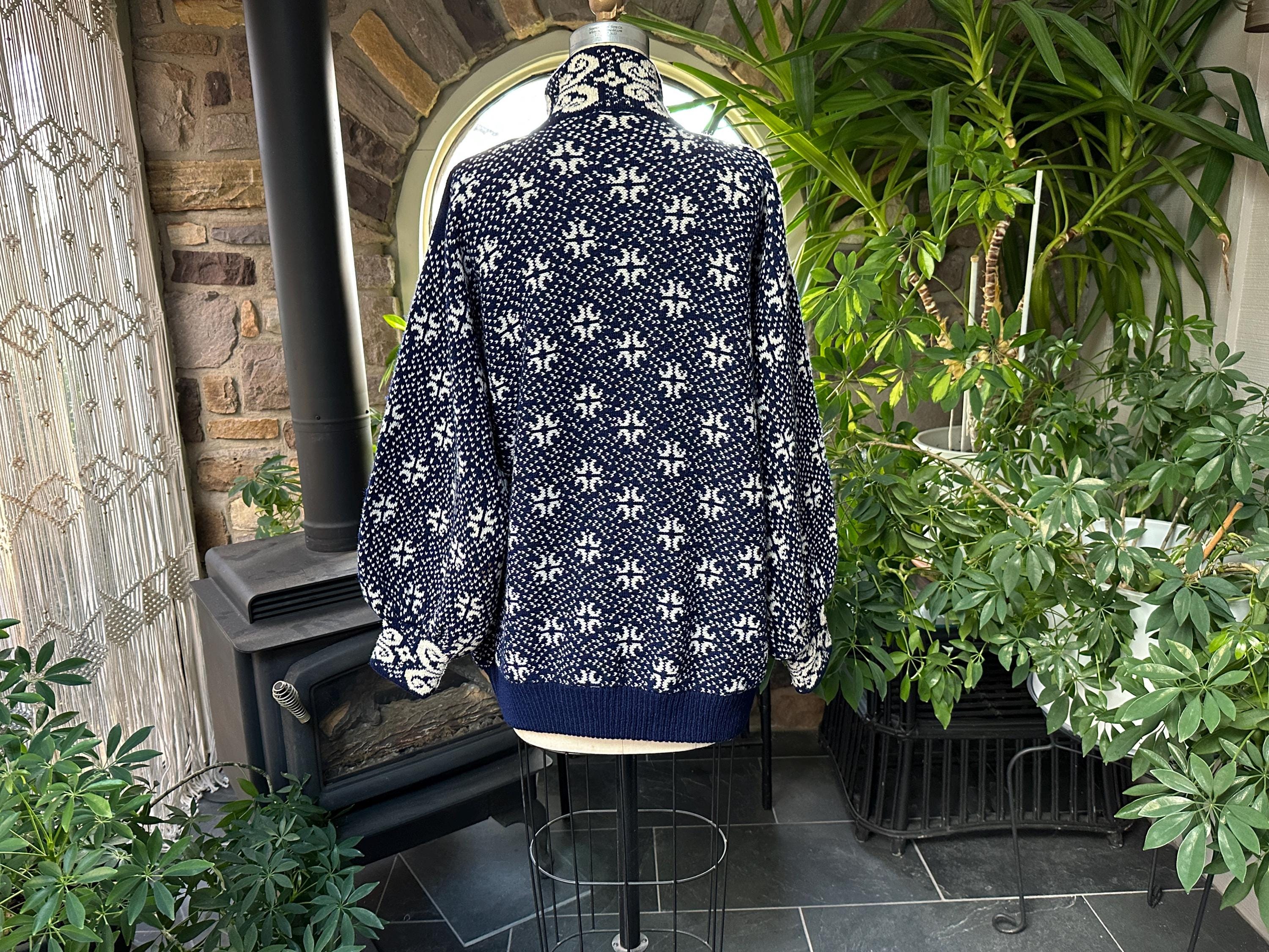 Vintage 1980s Blue and White Design Heavy Wool Sweater Jacket