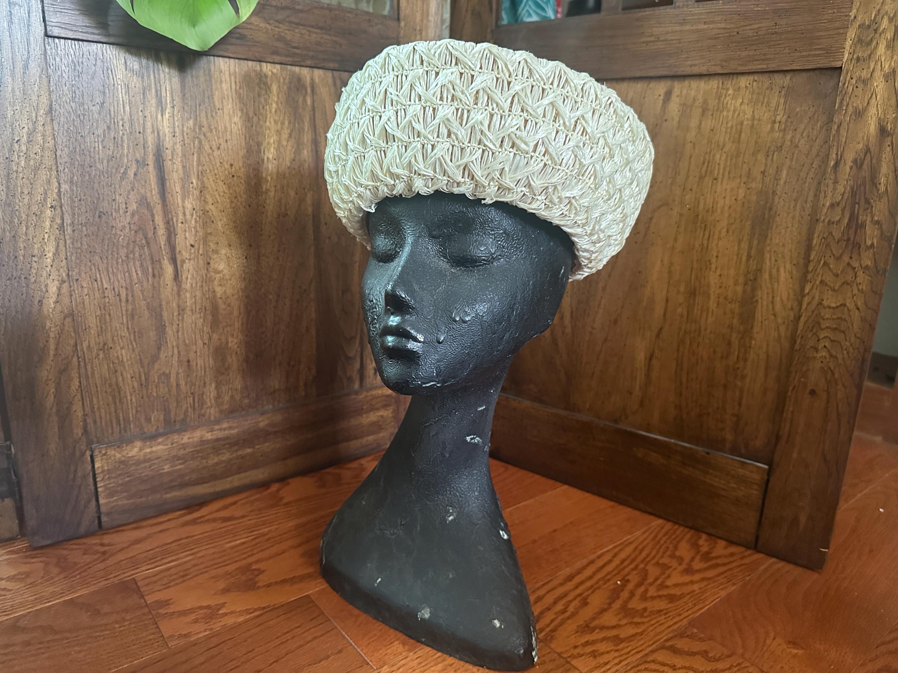 A vintage 1950s or 1960s Breton or platter hat made of woven ivory raffia straw 1960s Betmar Cream Straw Breton Hat | Classic Summer Style main image 3