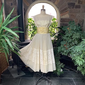 Vintage 1950s Yellow Chiffon Cocktail Dress: Vintage Lace Party Dress