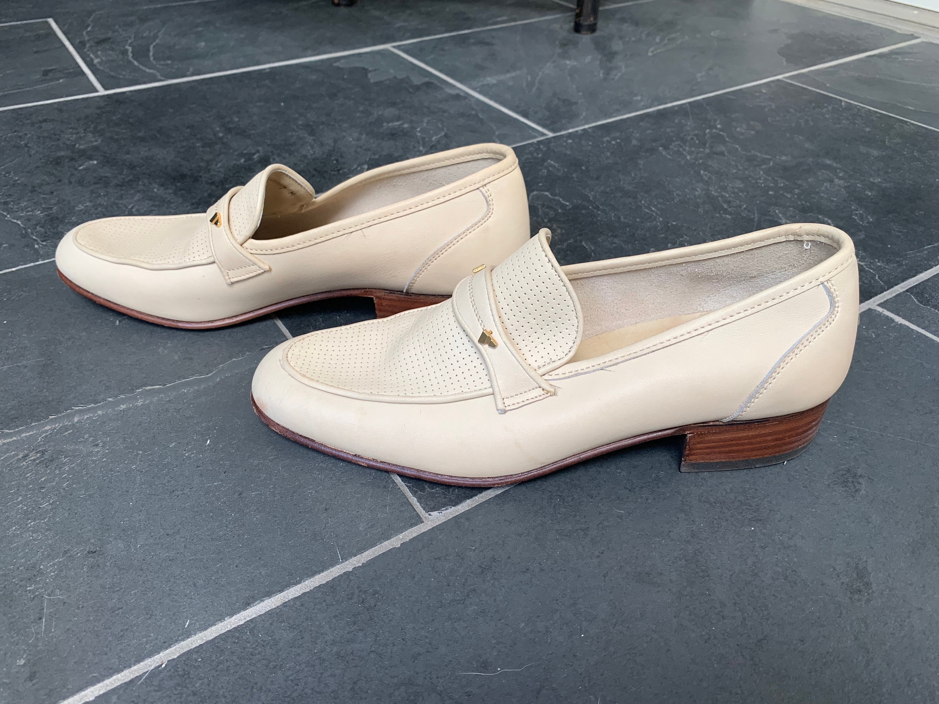 Vintage 1970s Men's Beige Leather Slip-on Shoes Nettleton