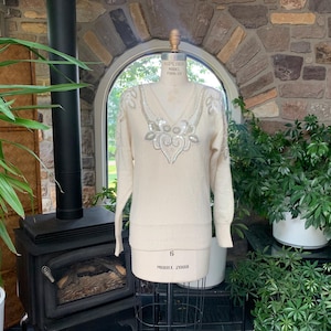 Vintage 1980s Ivory Sweater with Decorative Silver Beads Pearls and Sequins, Vintage Flashy Eighties Sweater