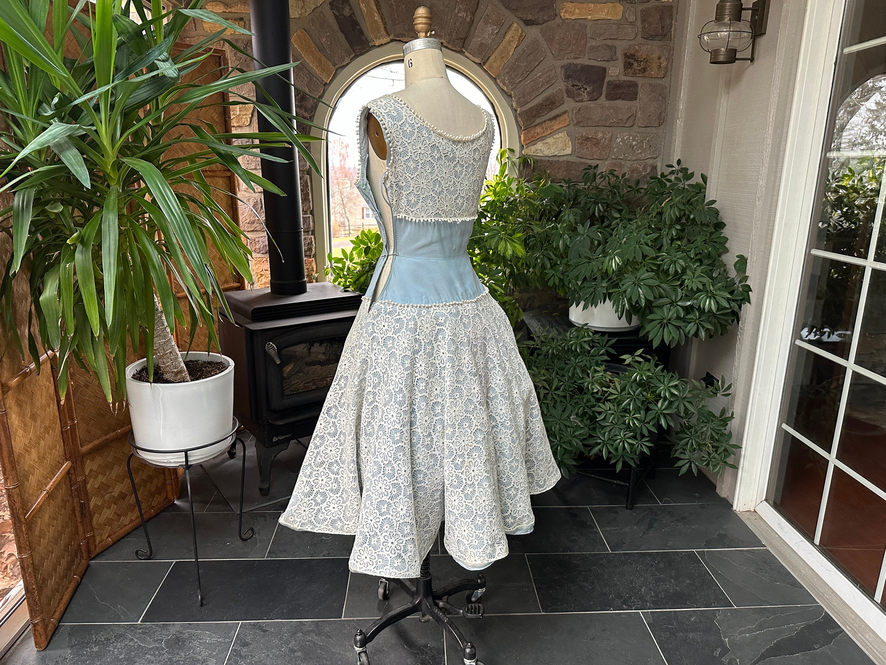 backless black dress Tight Short Lace Homecoming Color:Rose Quartz Blue and Red Sizing Wisteria Bridesmaid Dresses & MasterSku:719AG