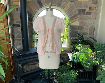 Vintage 1930s Peach Silk Ecru chaqueta de cama de encaje irlandés, lencería de seda vintage de los años treinta