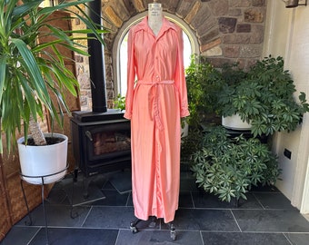 Vintage 1970s Peach Knit Button Front Maxi Dress, Vintage Apricot Seventies Maxi Dress, Vintage Clothing, Full Length Dress