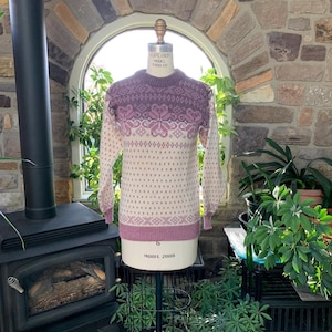 Vintage Mauve and Ivory Wool Crewneck Sweater Dale of Norway, Women&#39;s Heavy Wool Ski Winter Sweater