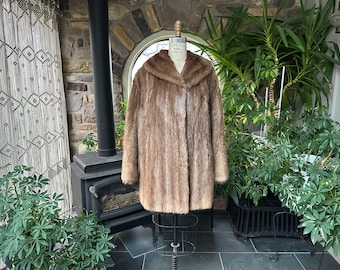 Vintage 1950s Elegant Brown Mink Coat Mid Thigh Length
