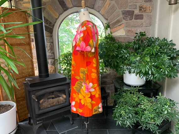 Vintage 1960s Red Orange Yellow Bold Floral Hawai… - image 4