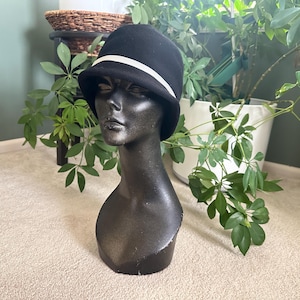 Mr John Vintage Hats - Etsy display picture 1