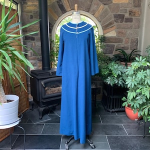 Vintage 1970s Navy Blue Fleece Zipper Robe with White Accents JC Penney, Vintage Velour Housecoat, Vintage Warm Winter Robe