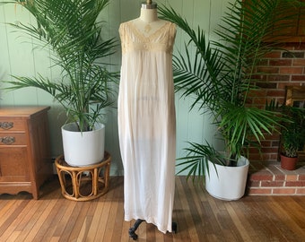 Antique 1920s Peach Beige Silk and Cotton Lace Flapper Nightgown, Vintage Flesh Silk Nightgown