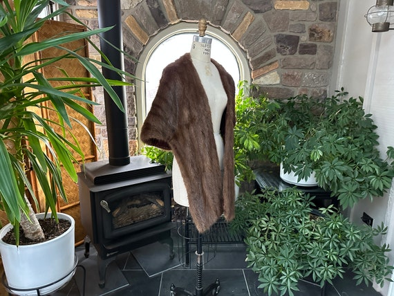 Vintage 1940s Brown Dyed Squirrel Fur Cape-let St… - image 9