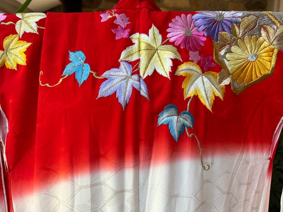 Vintage Red Silk Floral Embroidered Japanese Wedd… - image 8