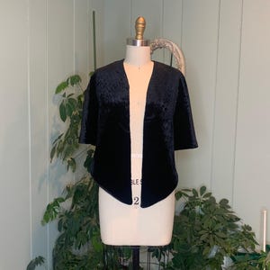 Vintage Black Textured Velvet Stole Capelet, Vintage Formal Black Velvet Wrap, Vintage Black Gothic Vegan Bridal Stole
