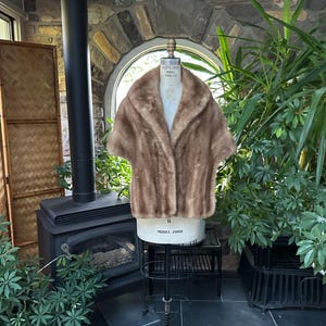 Vintage 1950s Light Brown Mink Bridal Wedding Fur Stole, Vintage Mink Capelet, Hollywood Glam Formal Fur Wrap, Mink Wrap