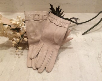 Vintage 1960s Dark Ivory Leather Driving Gloves Unlined NOS, Gift For Her, Vintage Leather Gloves with Buckle Decoration, Vintage Bride