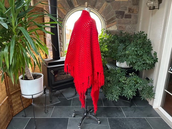 Vintage 1970s Red Crocheted Acrylicl Fringed Shaw… - image 7