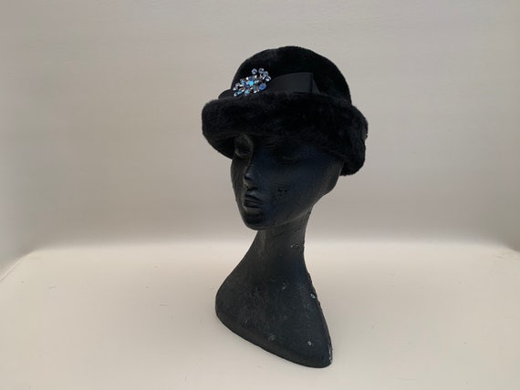 Vintage 1950s Black Faux Fur Wool Felt Cloche Hat… - image 3