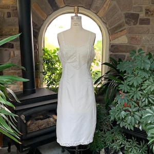Vintage 1950s White Lace Side Zipper Slip Gilead Dacron and Nylon Size 36, Vintage Lingerie, Vintage White Lace Bodice Slip