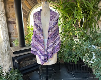 Vintage bunte Lila gehäkelte Open Front Gebet Schal Wrap Capelet