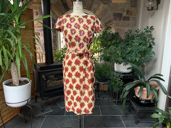 Vintage 1950s Beige and Red Floral Wool Dress Seq… - image 1