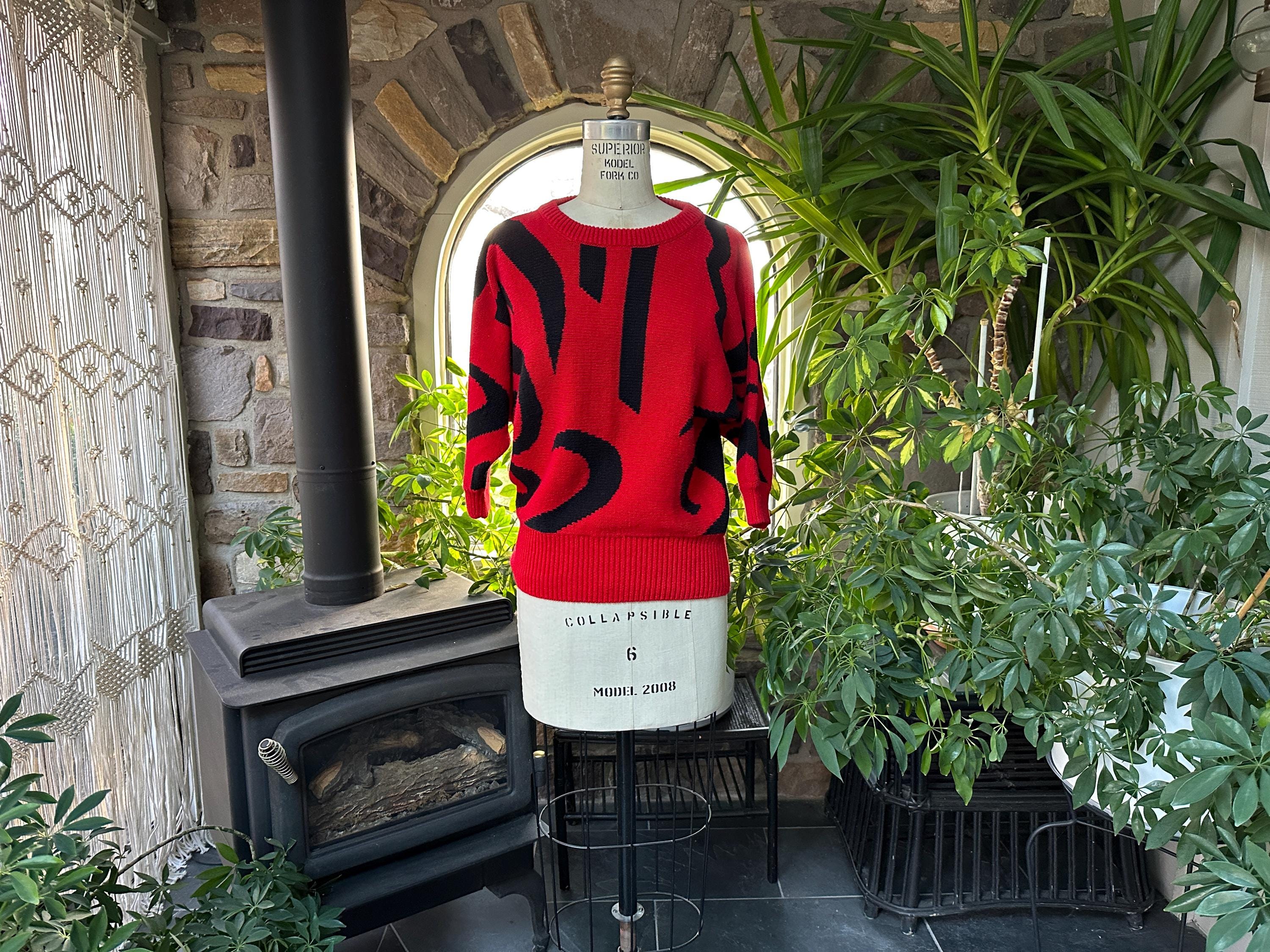 トップス vintage ramie cotton henry neck sweater Vintage 1980s Red and Black Ramie Cotton Dolman Sleeve Sweater