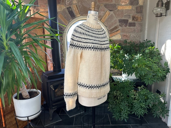 Vintage  Ivory Gray and Black Wool Sweater Icelan… - image 9