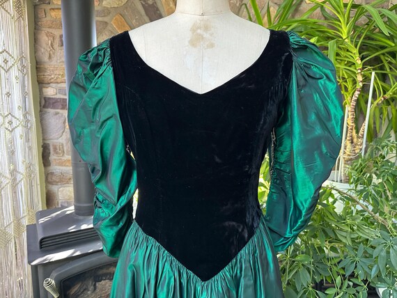 Vintage 1980s Black Velvet Green Taffeta Formal D… - image 2
