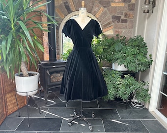 Vintage 1950s Black Velvet Full Skirt Dress Anne Fogarty, Vintage Fifties Black Tie Event Evening Party Cocktail Dress