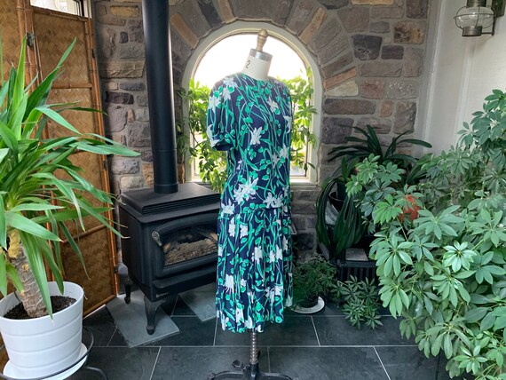 Vintage 1970s Navy Blue and Green Floral 2 Piece … - image 9