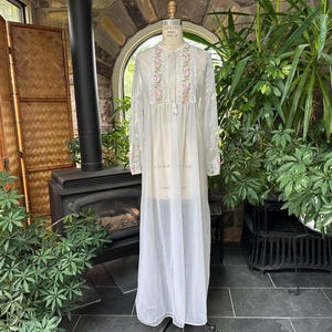 Vintage 1970s White Nylon Lace and Embroidered Sheer Robe Suzy Star, Long Sleeve Ankle Length Flowing Sheer Robe