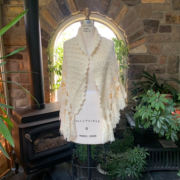 Vintage 1970s Ivory Acrylic Crocheted Wedding Shawl, Vintage Handmade Crocheted Cape, Vintage Bohemian Fringed Knit Cape