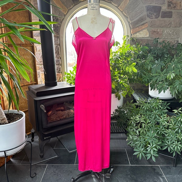 Vintage 1980s Bright Pink Nylon Nightgown Lady Cameo Dallas, Barbiecore Lingerie, 1980s Nightgown