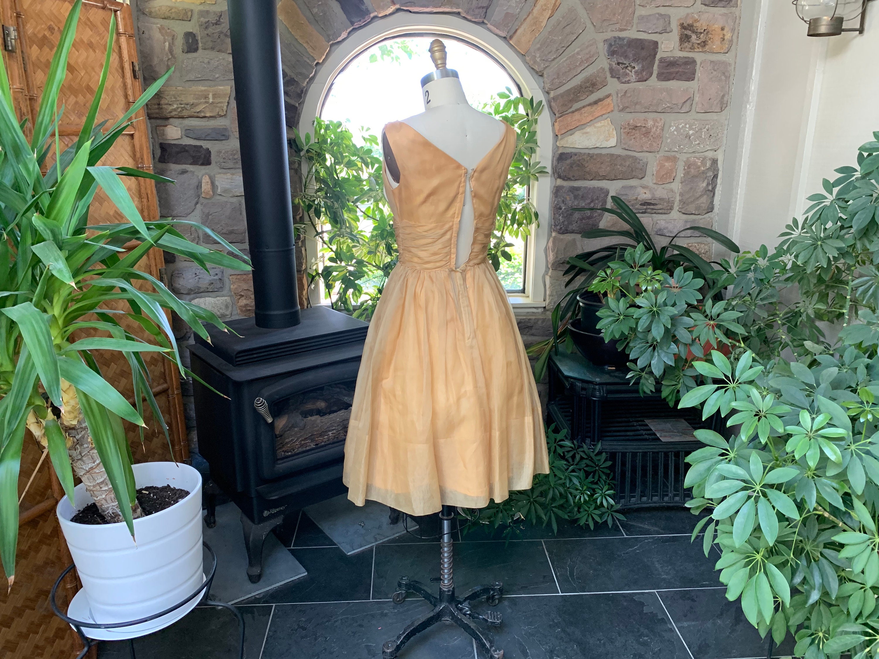 casual sage dress OLYA IN GREEN | CULT MIA size:US 0 (XS) 1,2,3,4,5,6,7 or 8? Choose Please check the size halterneck dresses