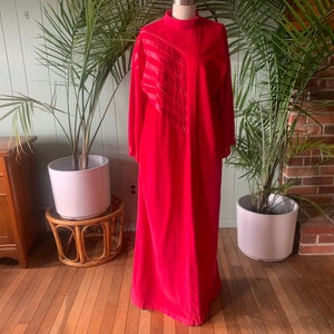 Vintage 1970s Deep Pink Velour and Satin Zipper Front Robe Lounge Trends, Vintage Pink Velour Warm Winter Robe