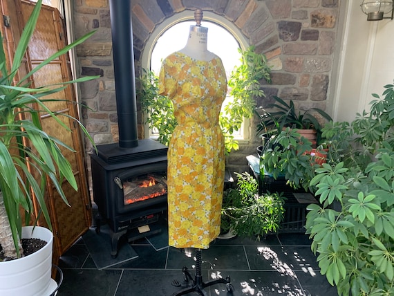 Vintage 1950s Silky Golden Yellow Floral Dress, V… - image 9