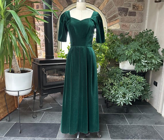 green emerald velvet dress Vintage Green Velvet Strapless Satin Back Detail Party Dress main image 1
