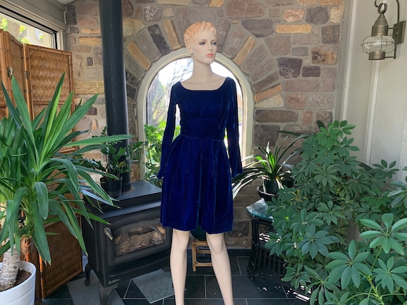Vintage 1960s Royal Blue Velvet Christmas Party Dr