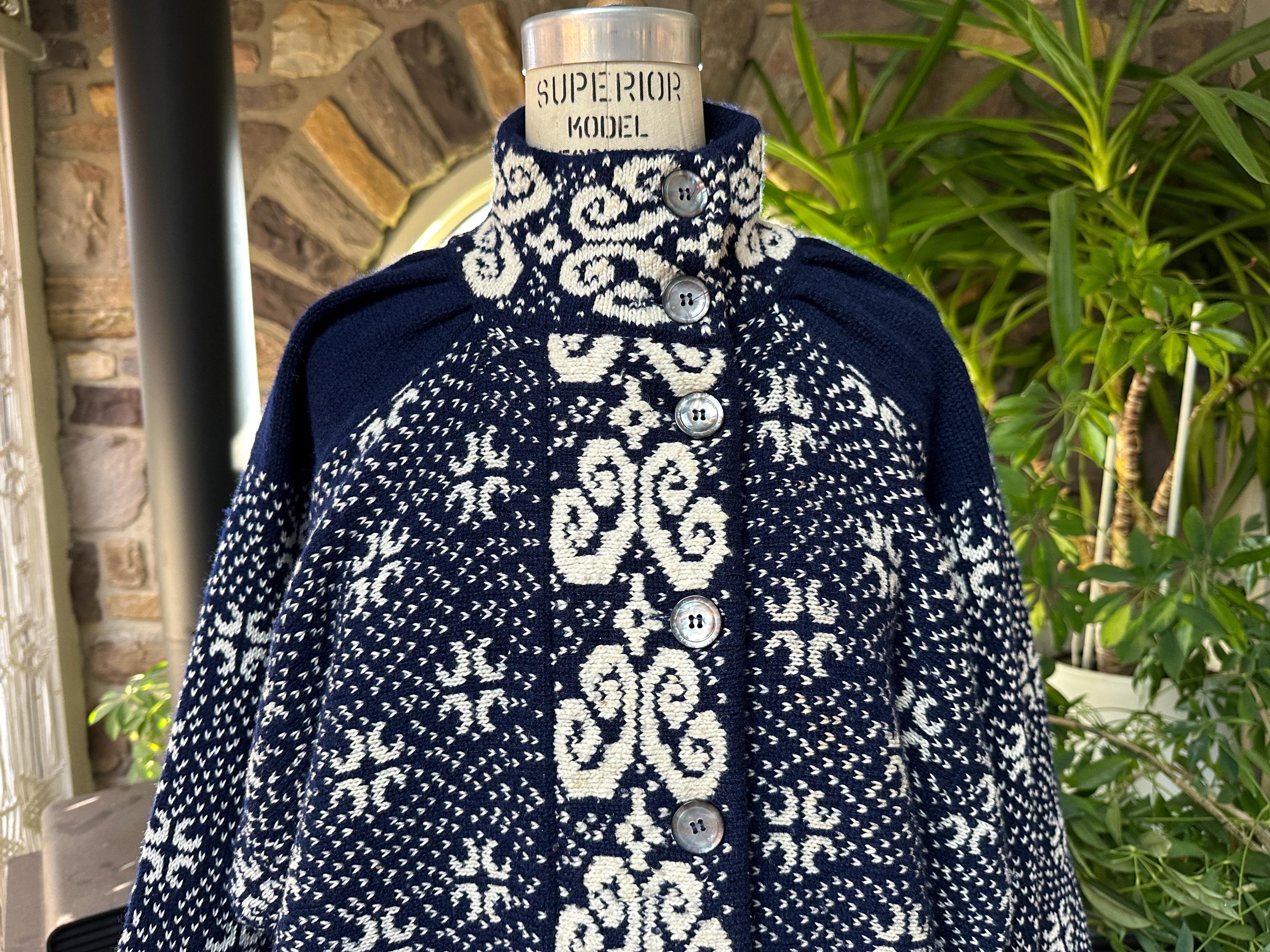 Vintage 1980s Blue and White Design Heavy Wool Sweater Jacket