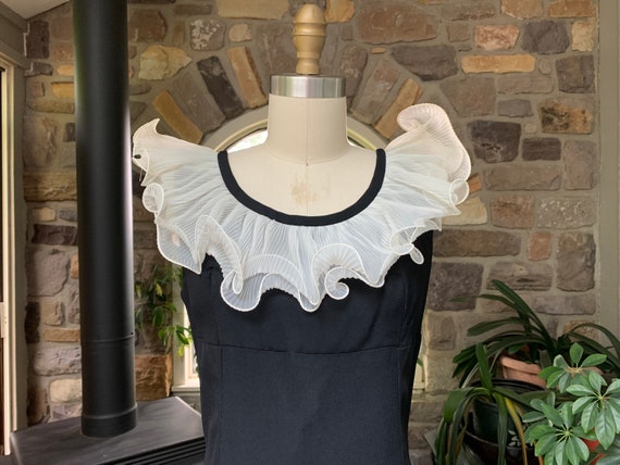 Vintage 1960s Black and White Crystal Pleat Colla… - image 2