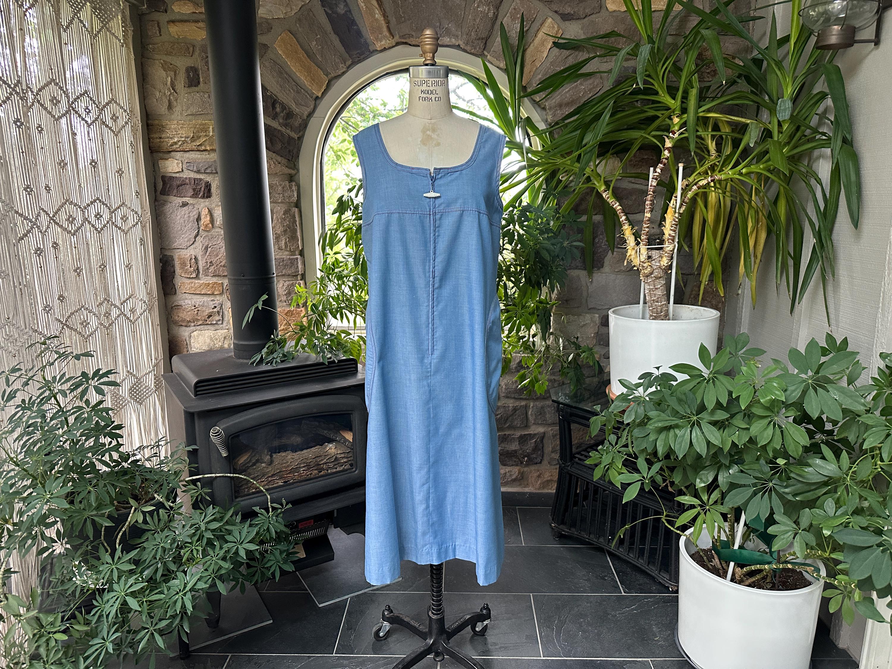 open lace back dress The Rosa Hauskleid | Rike & Co | House Dresses and Aprons