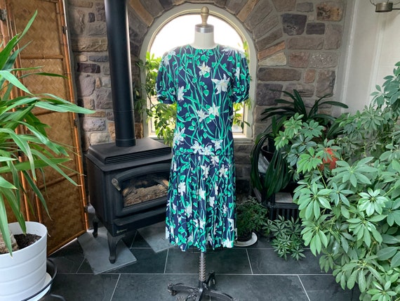 Vintage 1970s Navy Blue and Green Floral 2 Piece … - image 1
