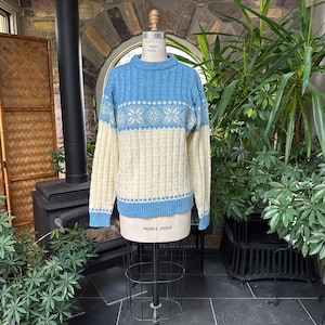 Vintage 1970s Blue and White Snowflake Design Sweater Steep Slopes, Vintage Seventies Acrylic Sweater
