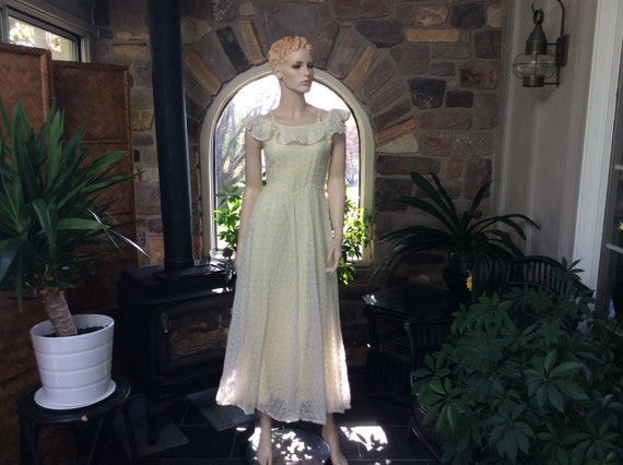 Vintage 1960s Lace Dress Pale Yellow Sun Dress, Ye