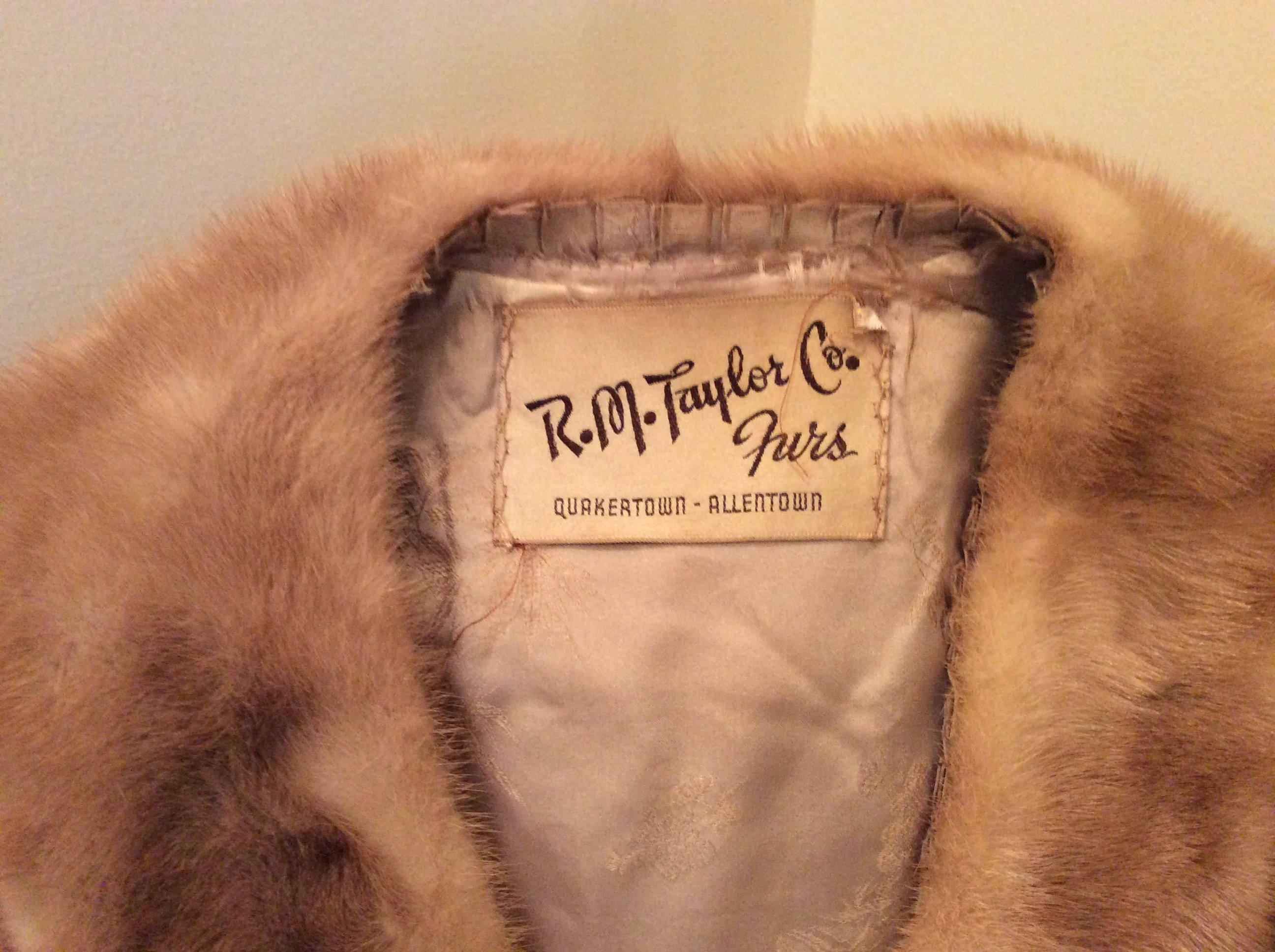 Vintage 1950s Autumn Haze EMBA Natural Brown Mink Stole Vintage