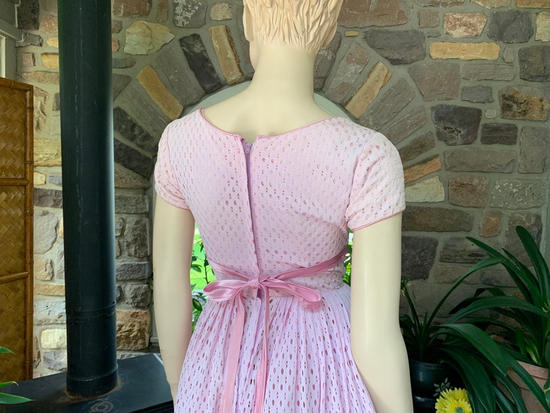 Vintage 1950s Pink Barbiecore Lace Dress, Vintage Pink Cocktail Dress, Vintage Fifties Flirty Party Dress image 6