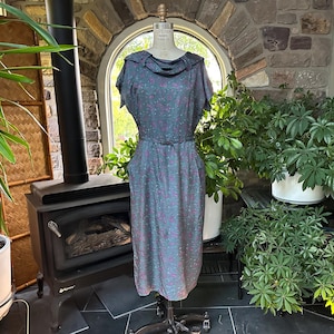 Vintage jaren 1950 blauwgrijs, groene en roze paisley-jurk groot formaat vintage, vintage jaren vijftig plus size jurk, jaren 1950 fancy day dress