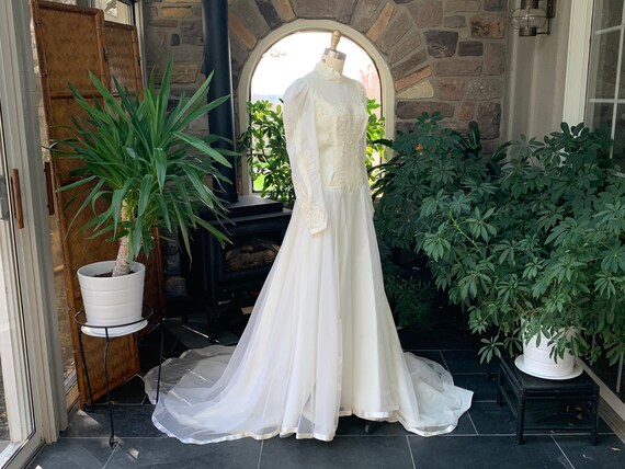 Vintage 1970s Wedding Dress Ivory Chiffon Satin A… - image 10