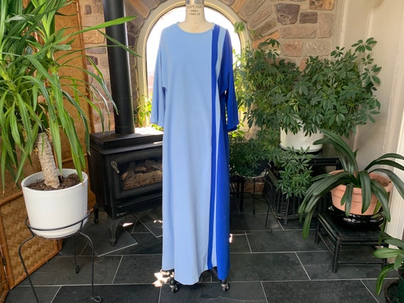 Vintage 1970s Housewife Vanity Fair Zipper Front Royal Blue and