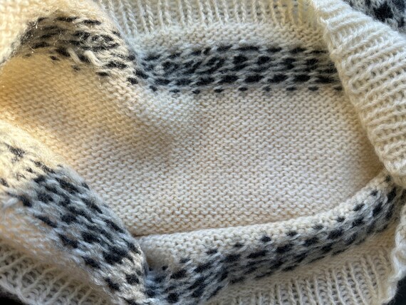 Vintage  Ivory Gray and Black Wool Sweater Icelan… - image 10