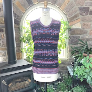Vintage 1970s Navy Blue and Red Scoop Neck Sweater Vest Made Expressly for Bonds, Vintage Orlon Acrylic Knit Vest
